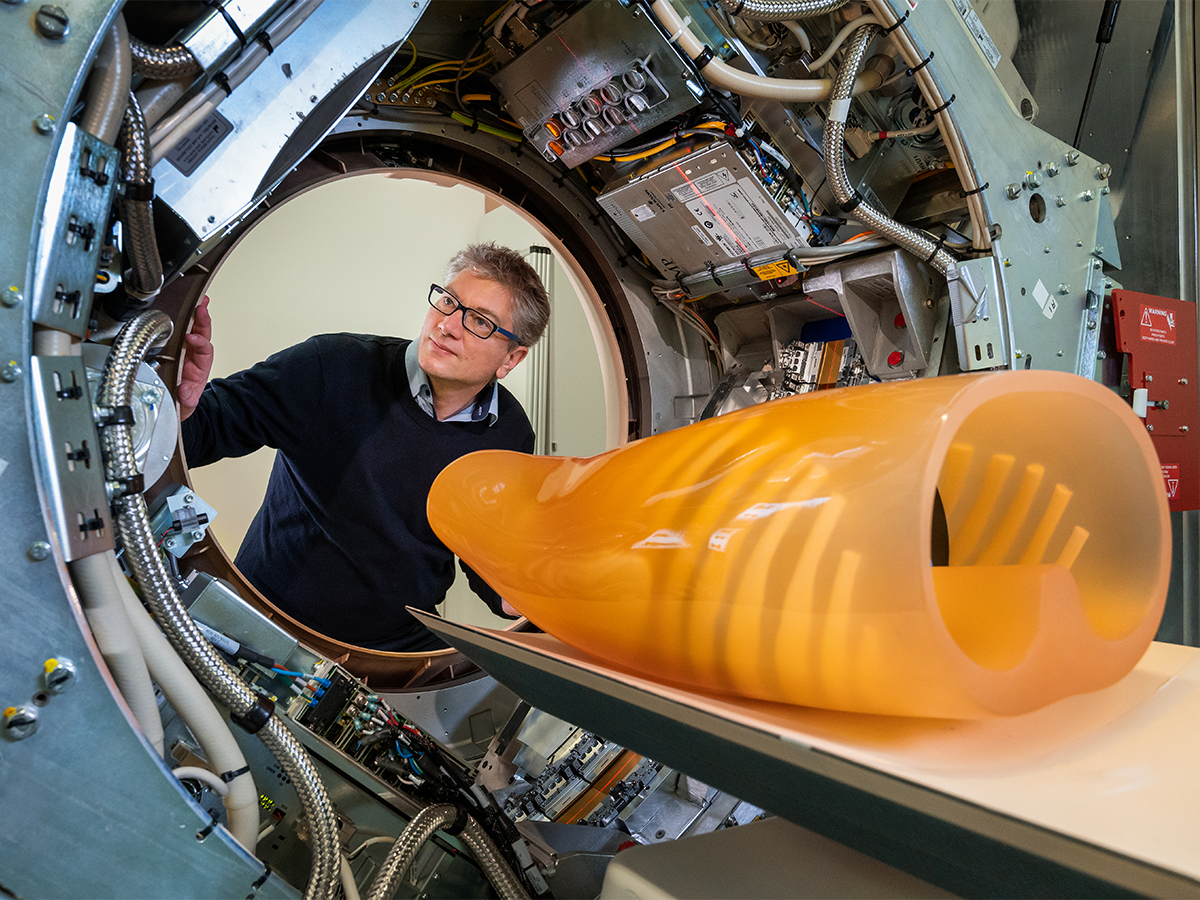 Franz Pfeiffer with the dark-field CT scanner.