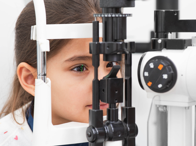 Child eye exam 